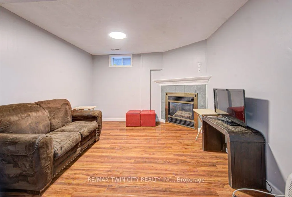 Photo 26 of 237B Thistleglen Place, Waterloo — HOMEH