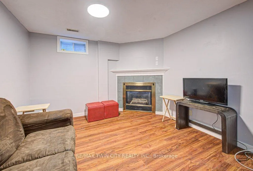 Photo 27 of 237B Thistleglen Place, Waterloo — HOMEH