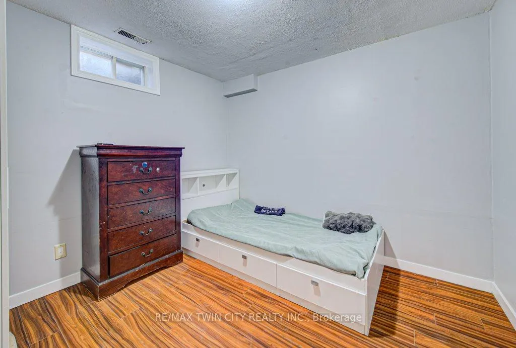Photo 28 of 237B Thistleglen Place, Waterloo — HOMEH