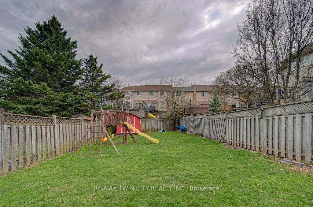 Photo 32 of 237B Thistleglen Place, Waterloo — HOMEH