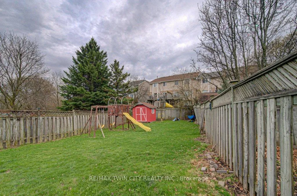 Photo 33 of 237B Thistleglen Place, Waterloo — HOMEH