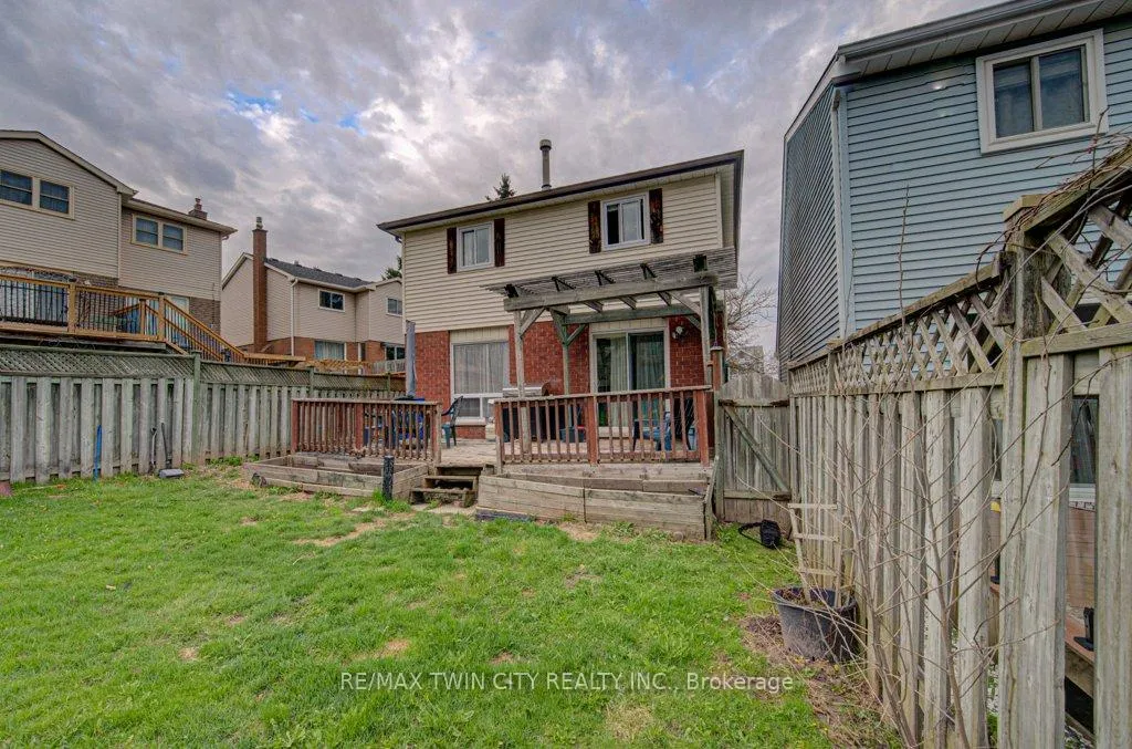 Photo 34 of 237B Thistleglen Place, Waterloo — HOMEH