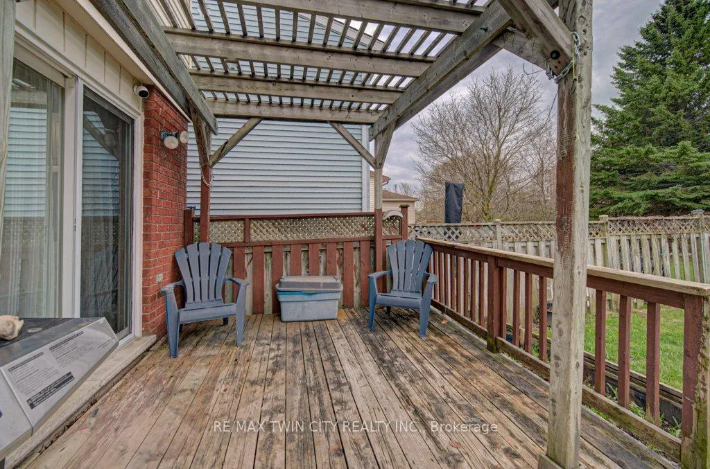 Photo 37 of 237B Thistleglen Place, Waterloo — HOMEH