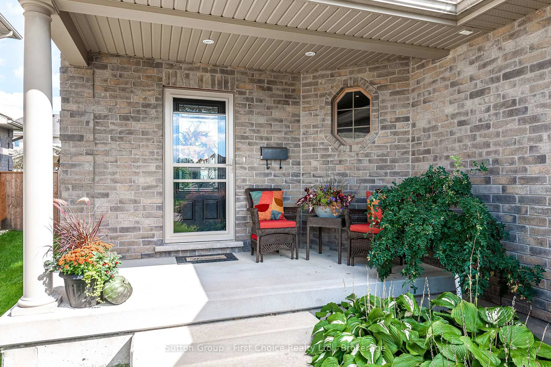 Photo 3 of 74 Rutherford Drive, Stratford — HOMEH