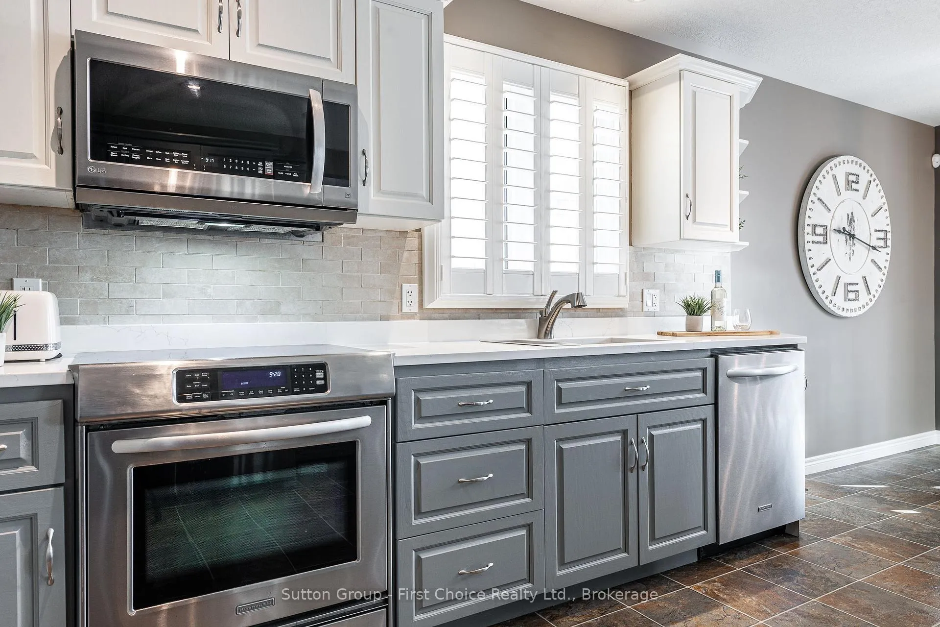 Photo 13 of 74 Rutherford Drive, Stratford — HOMEH