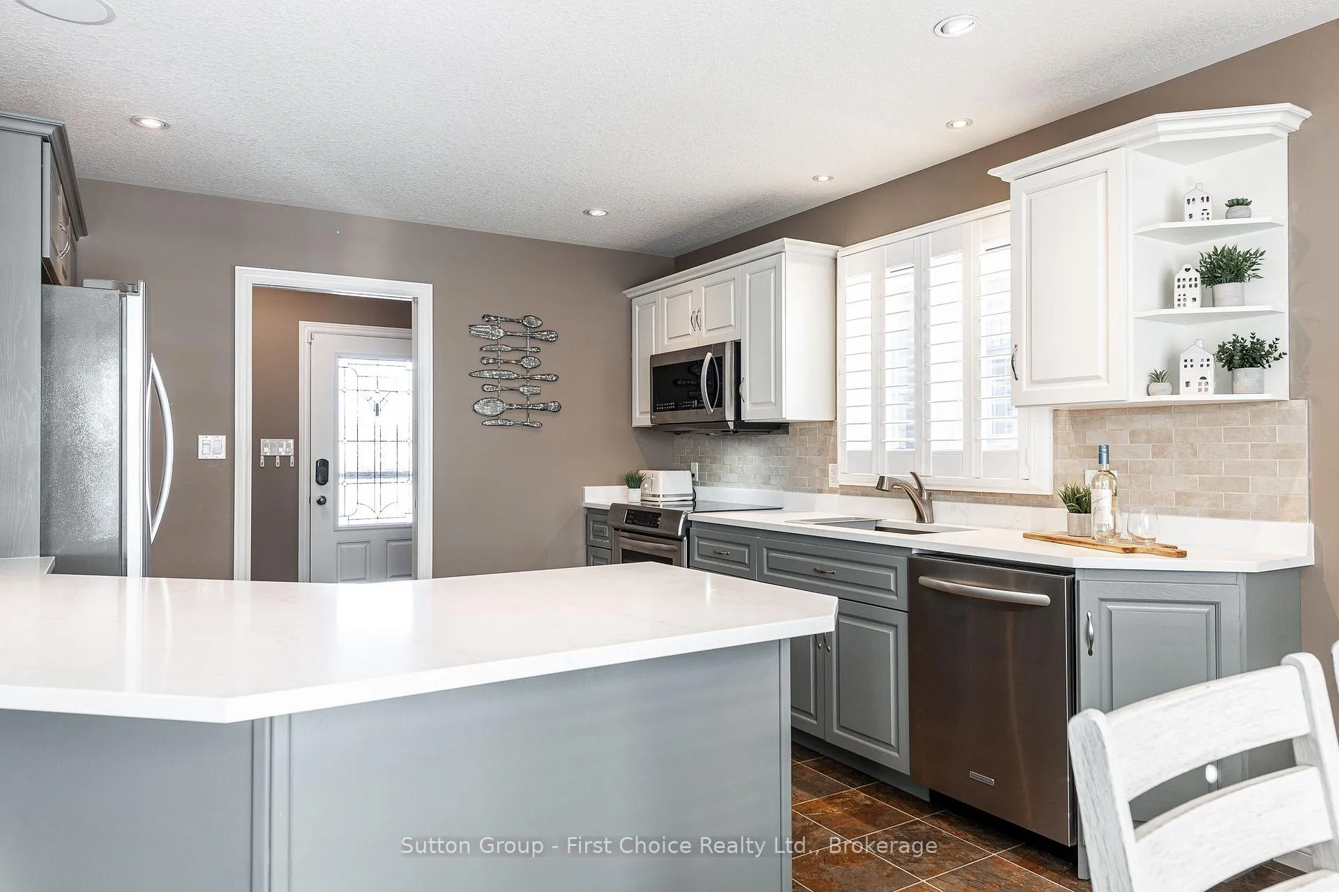 Photo 16 of 74 Rutherford Drive, Stratford — HOMEH