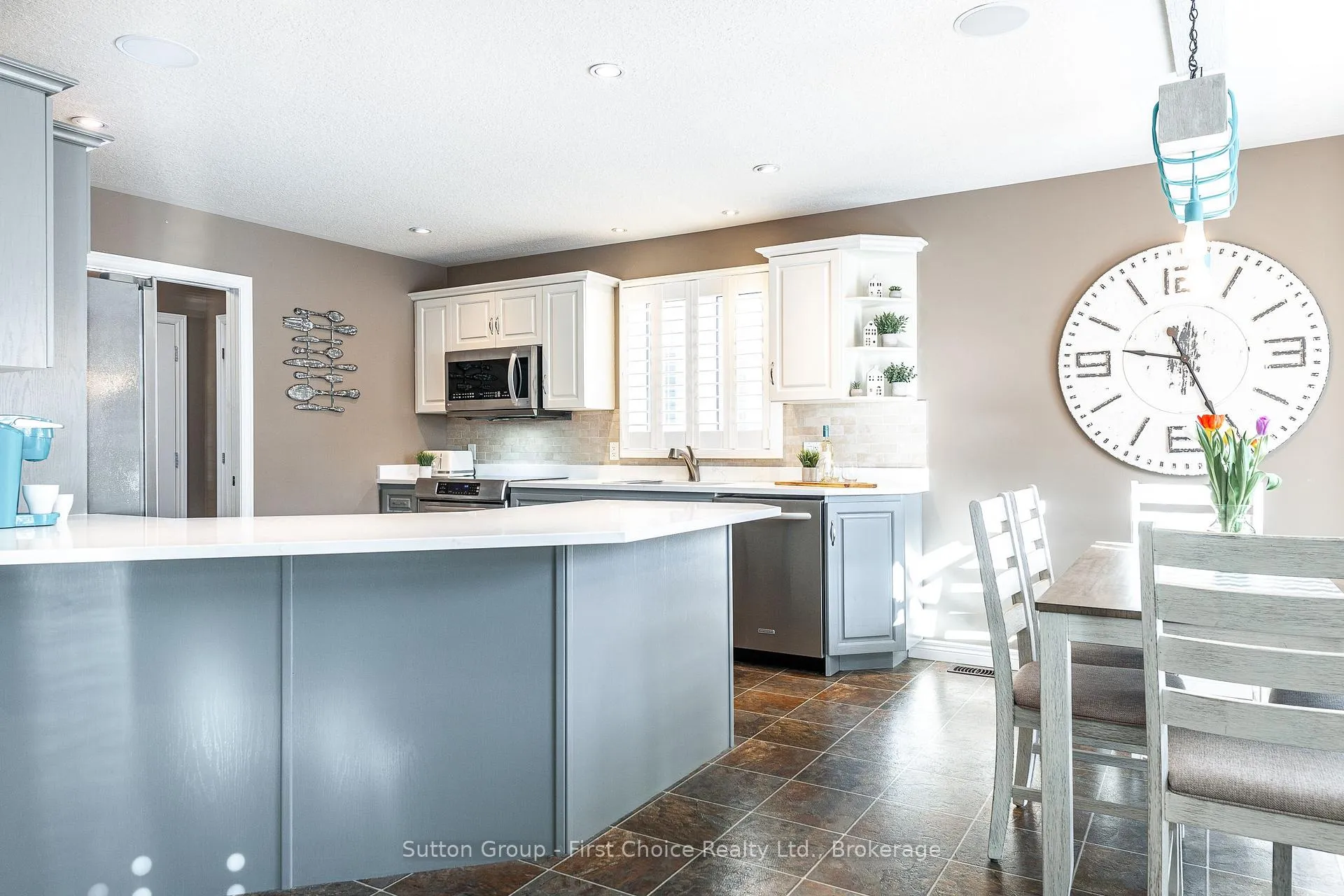 Photo 17 of 74 Rutherford Drive, Stratford — HOMEH
