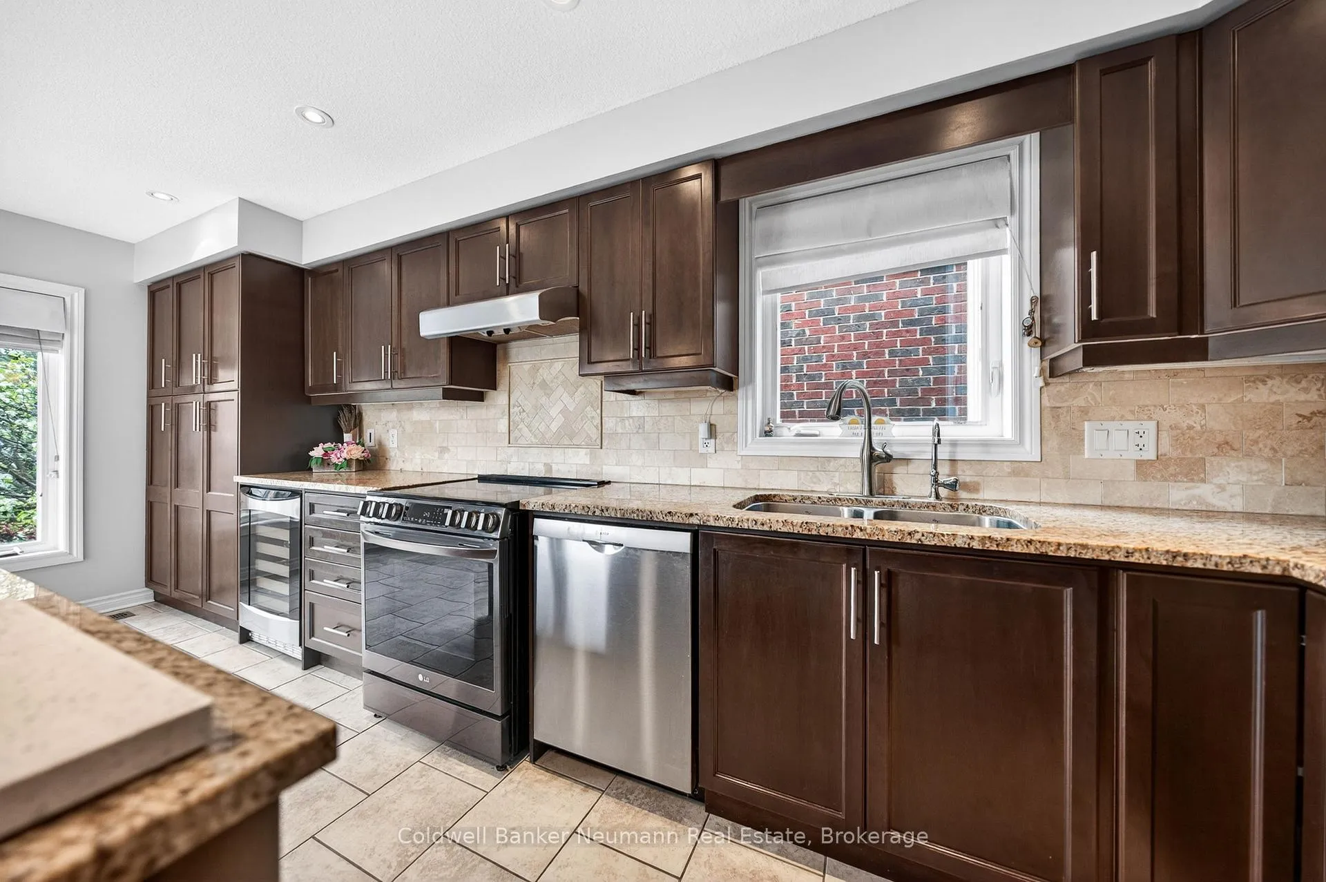 Photo 16 of 184 Goodwin Drive, Guelph, Pineridge/Westminster Woods — HOMEH