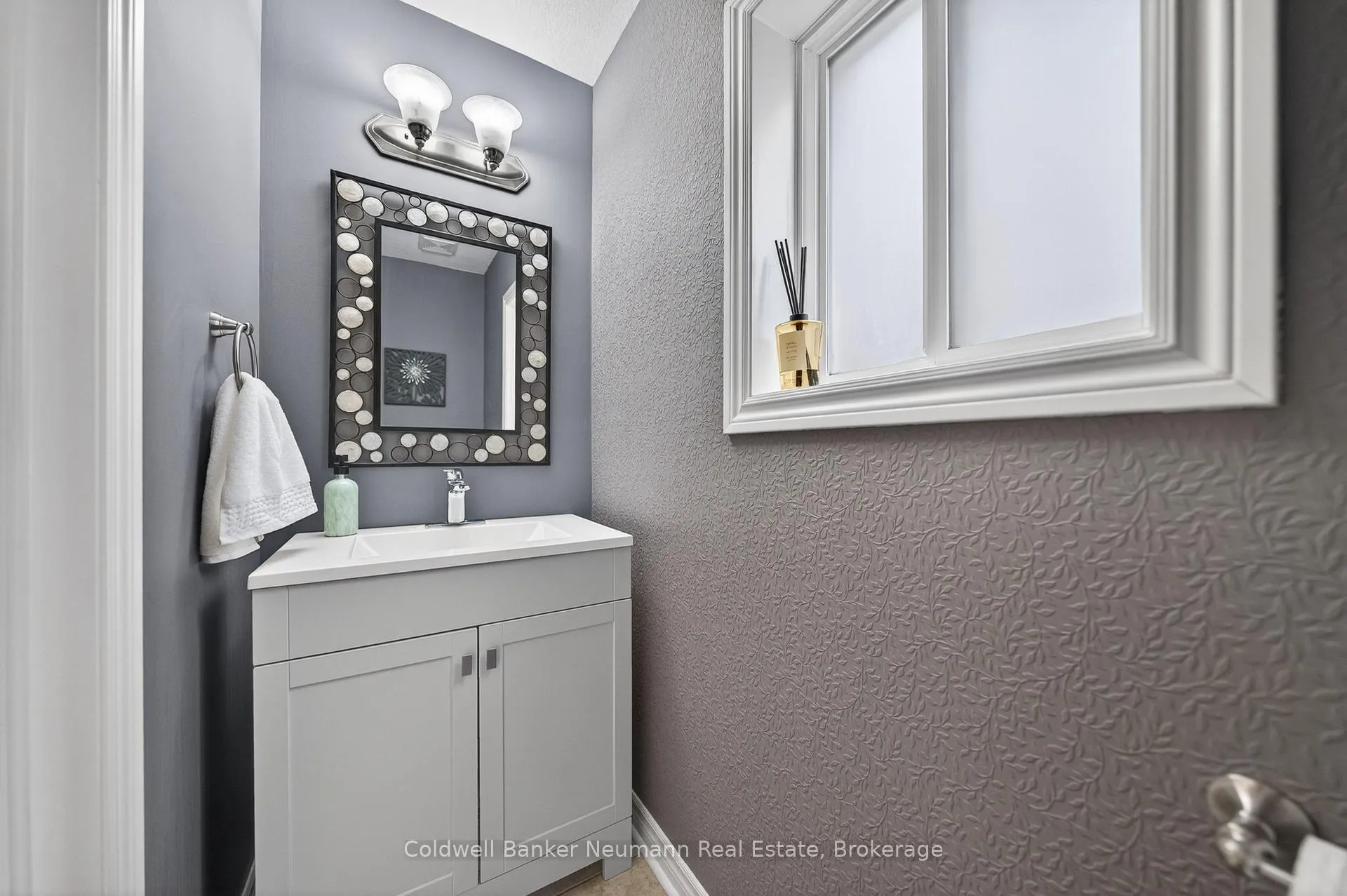 Photo 18 of 184 Goodwin Drive, Guelph, Pineridge/Westminster Woods — HOMEH