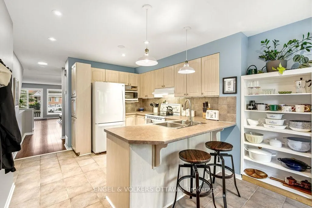 Photo 4 of 2230 Bois Vert Place, Ottawa, Avalon East — HOMEH