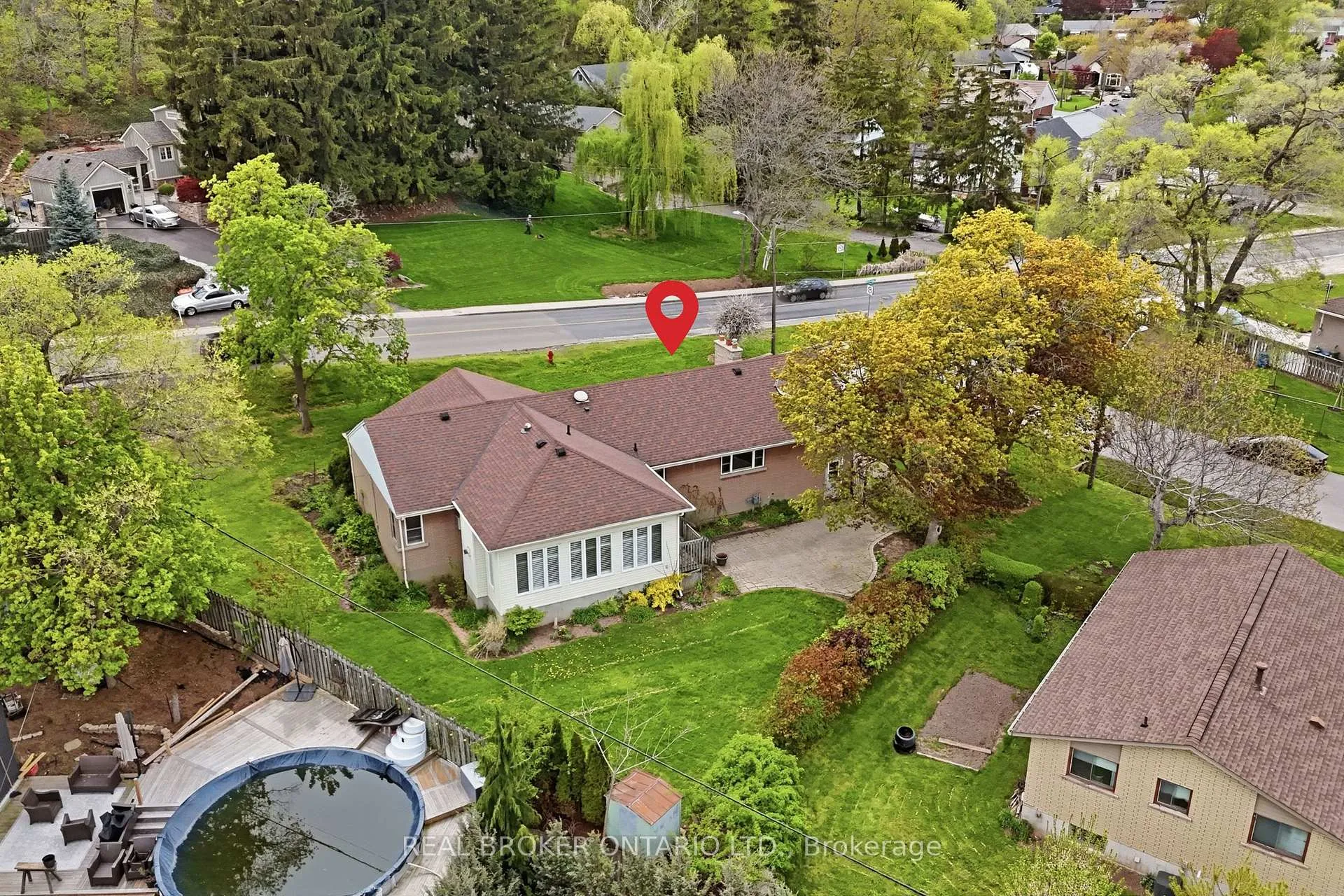 Photo 3 of 45 New Mountain Road, Hamilton, Stoney Creek — HOMEH