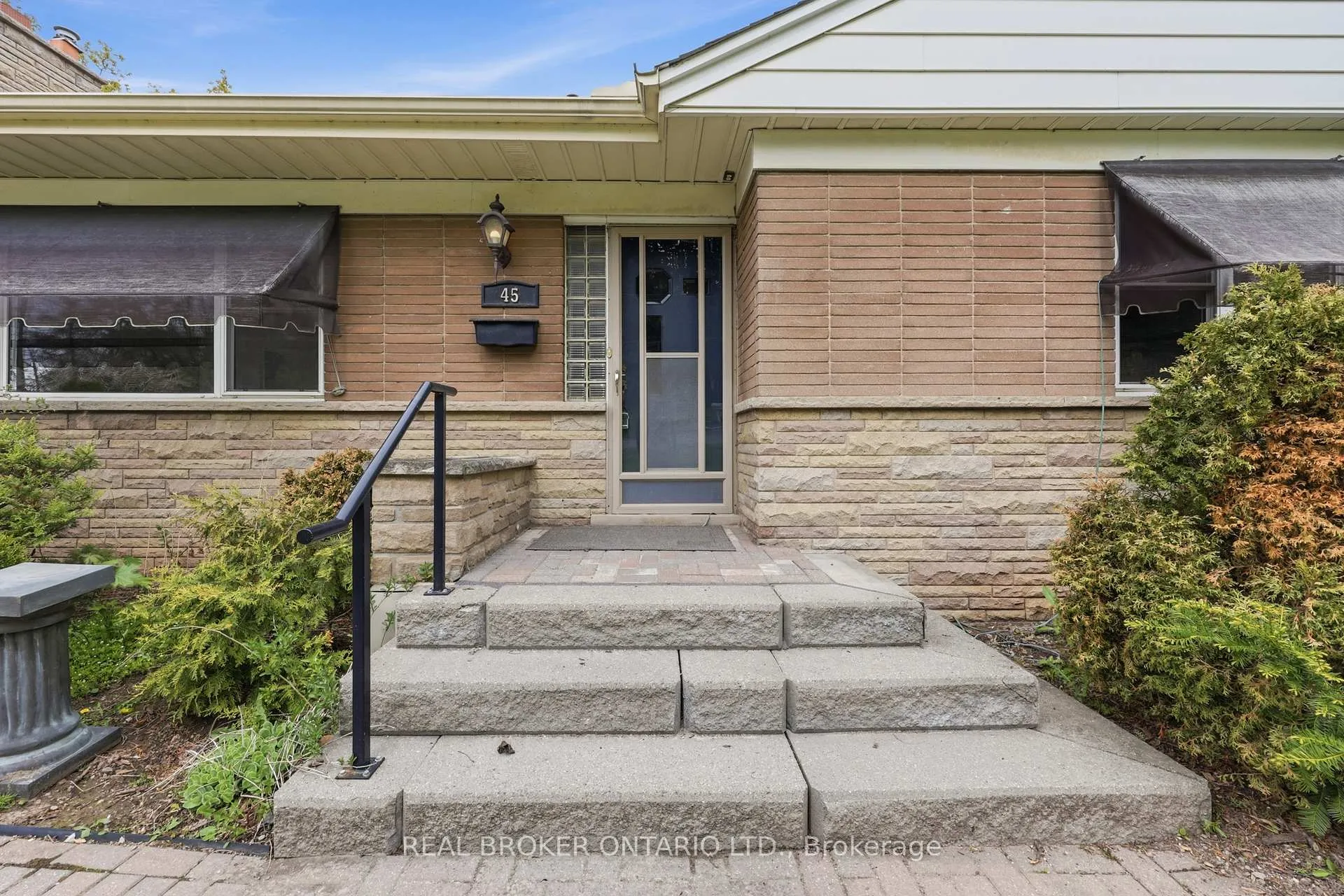 Photo 5 of 45 New Mountain Road, Hamilton, Stoney Creek — HOMEH