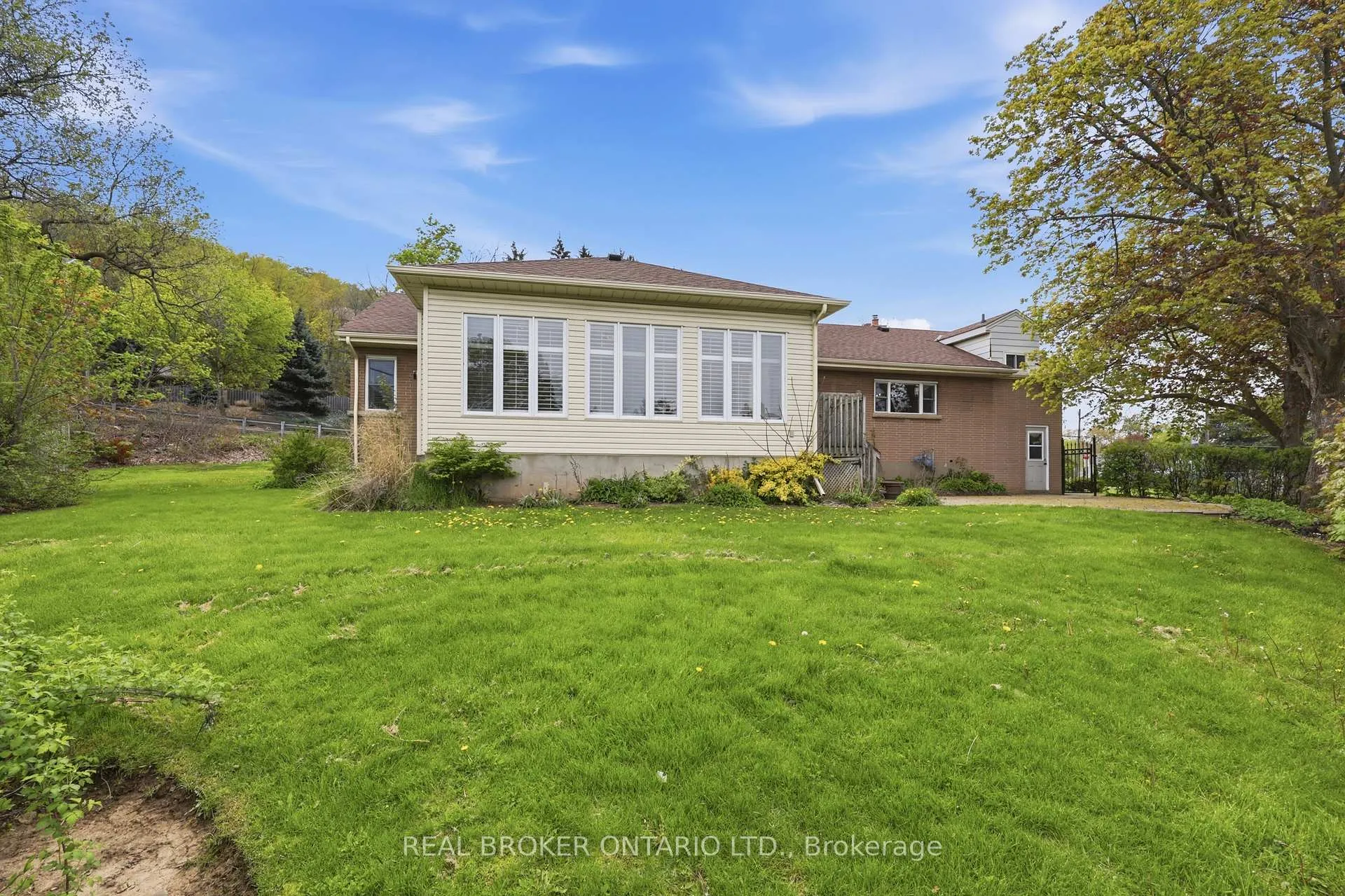 Photo 39 of 45 New Mountain Road, Hamilton, Stoney Creek — HOMEH