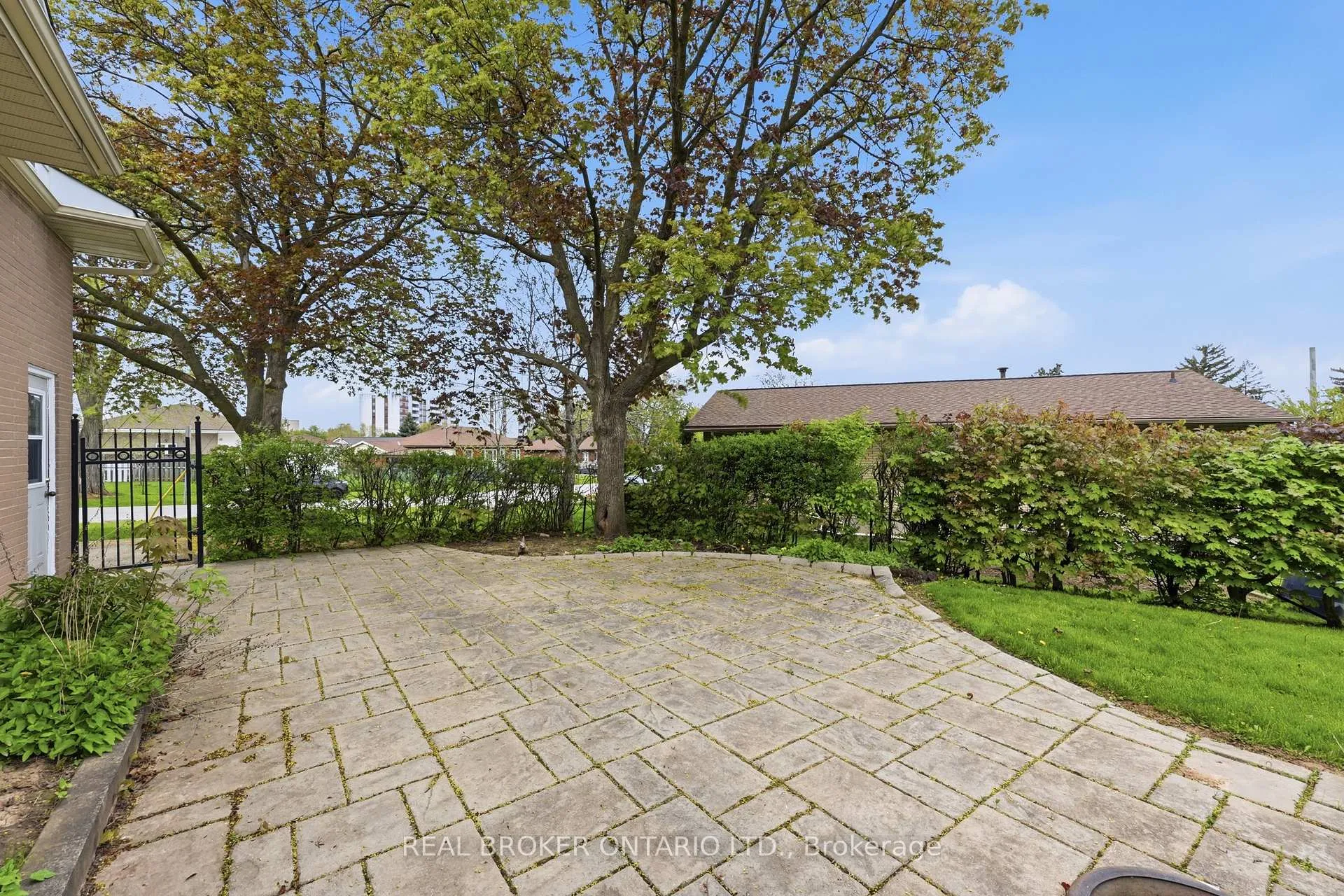 Photo 41 of 45 New Mountain Road, Hamilton, Stoney Creek — HOMEH