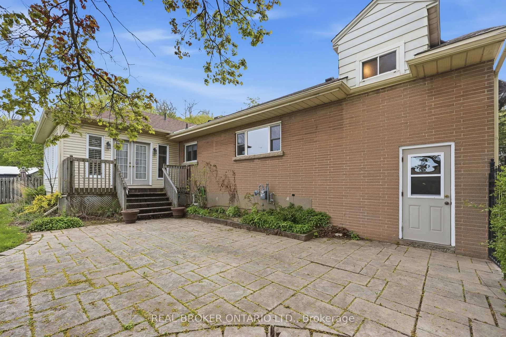 Photo 42 of 45 New Mountain Road, Hamilton, Stoney Creek — HOMEH