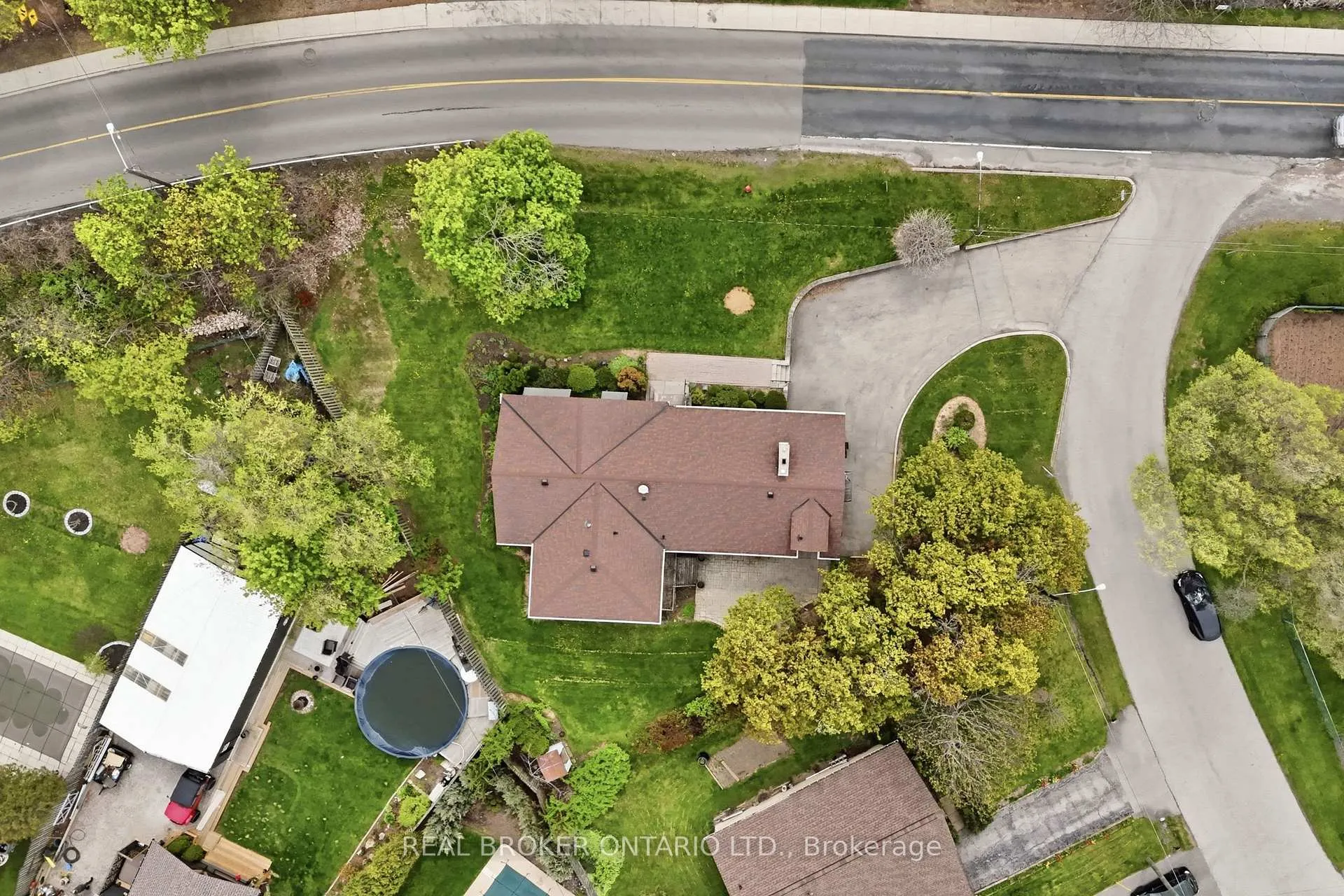 Photo 43 of 45 New Mountain Road, Hamilton, Stoney Creek — HOMEH
