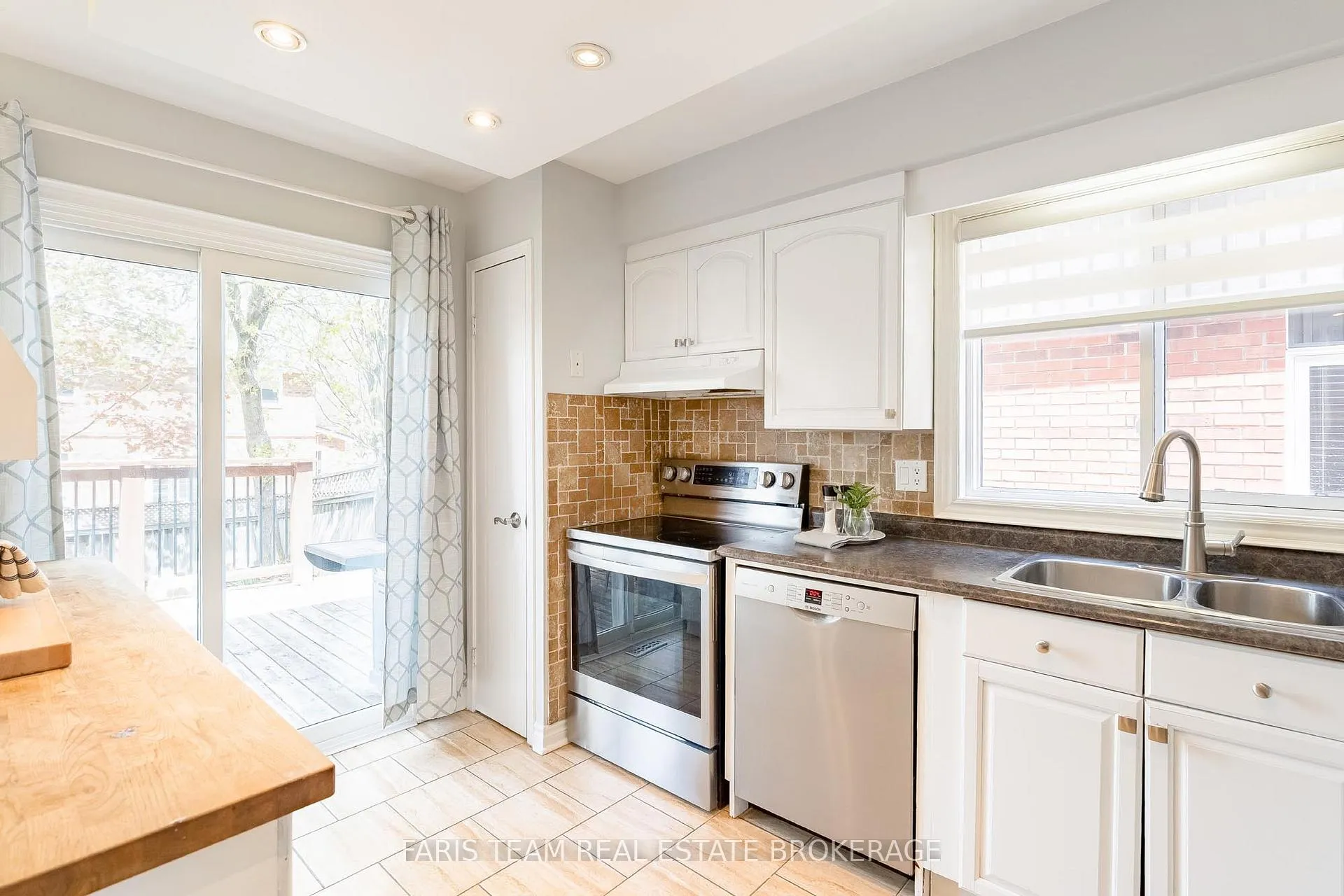 Photo 7 of 67 Trillium Crescent, Barrie, Allandale Heights — HOMEH