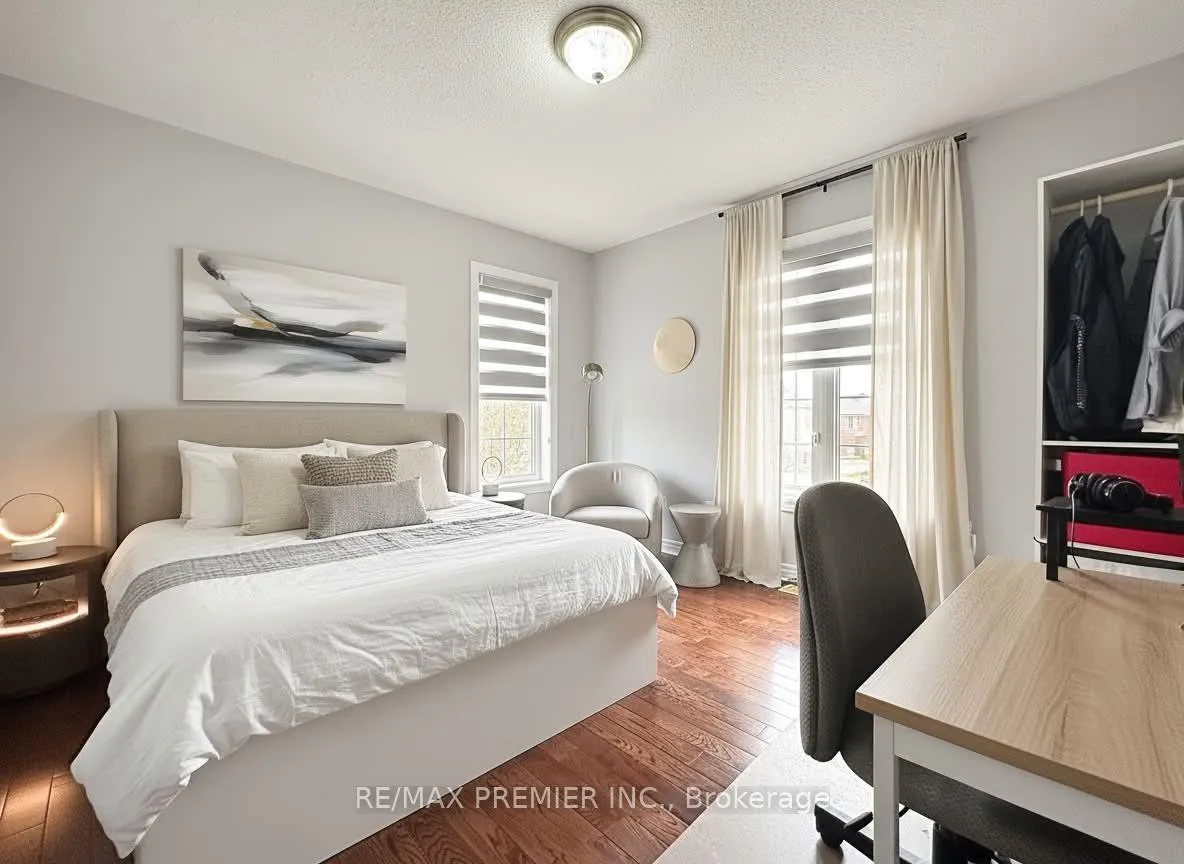 Photo 3 of 129 Ledge Rock Drive, Vaughan, Vellore Village — HOMEH