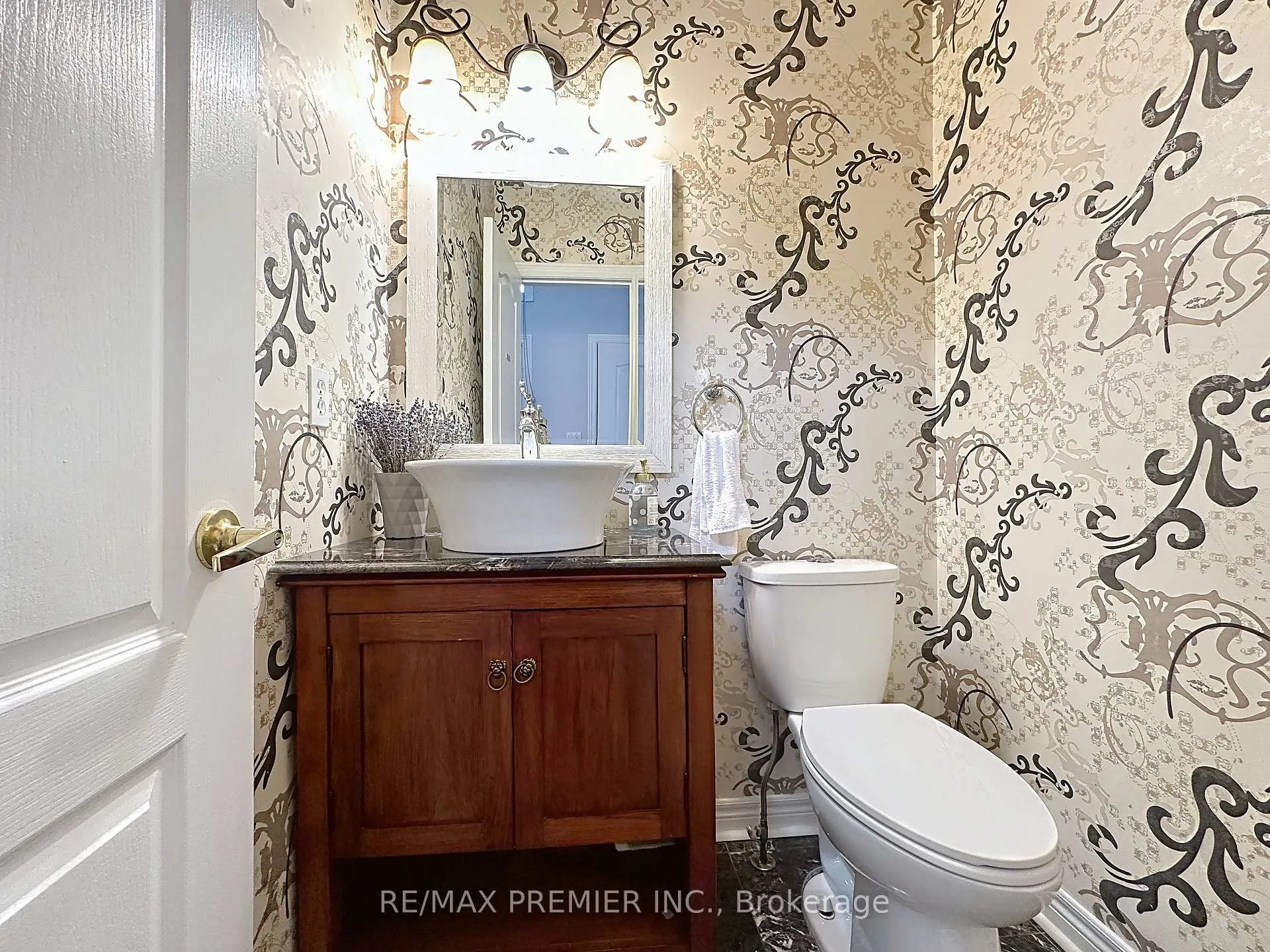 Photo 9 of 129 Ledge Rock Drive, Vaughan, Vellore Village — HOMEH