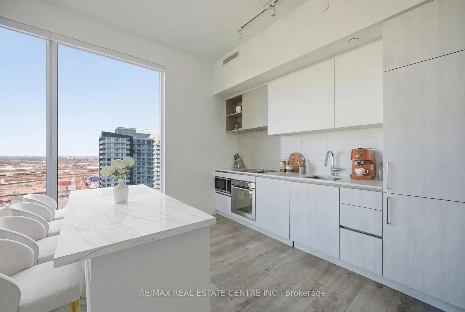 Photo 10 of Unit 3603, 1000 Portage Parkway, Vaughan, Vaughan Corporate Centre — HOMEH