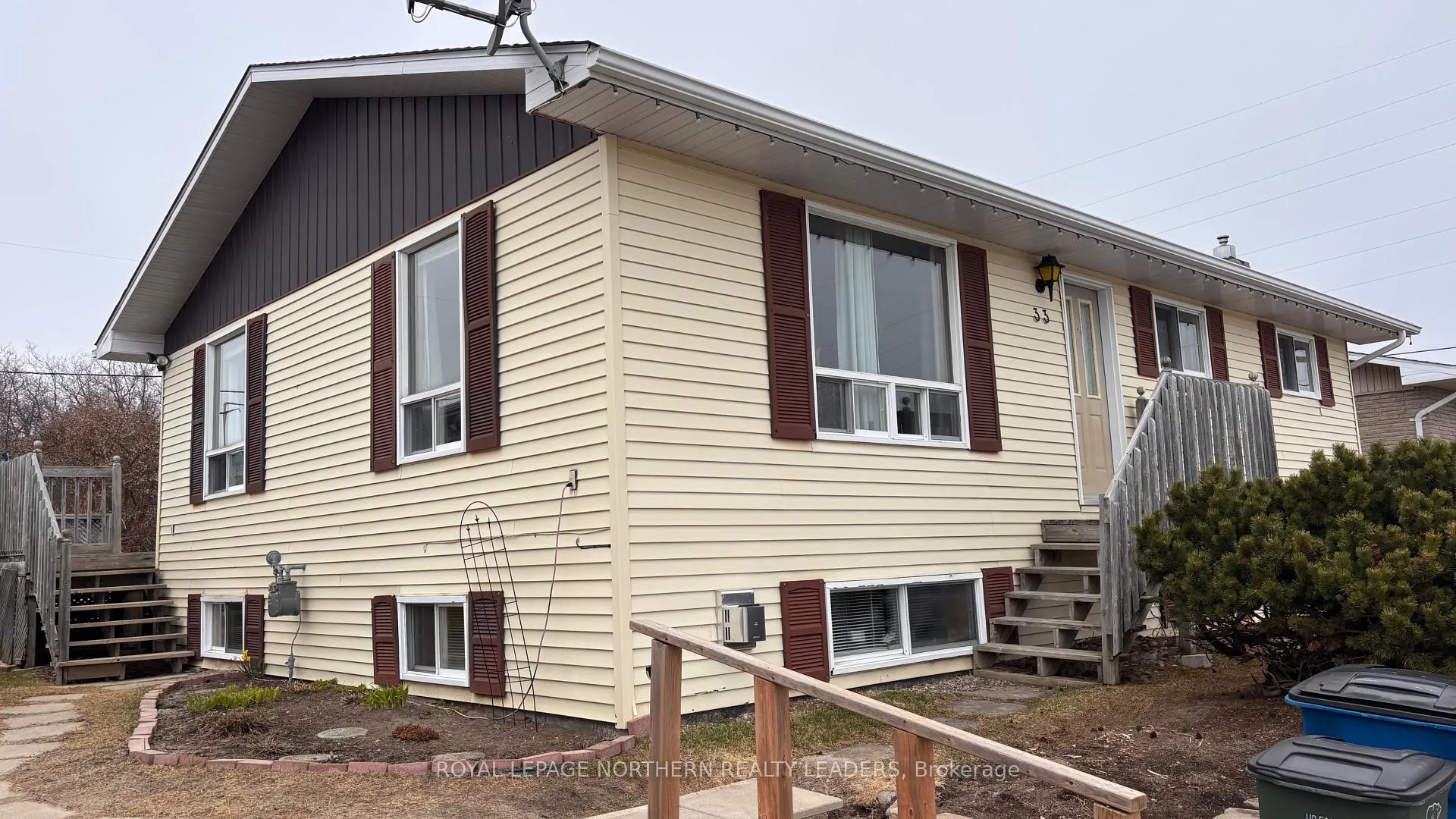 Photo 4 of 33 Eighteenth Avenue, Cochrane — HOMEH