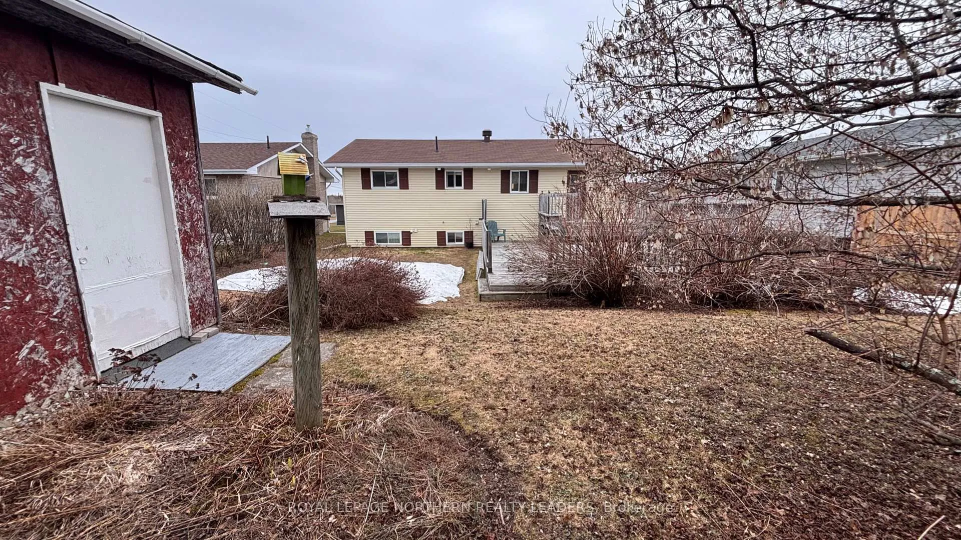 Photo 5 of 33 Eighteenth Avenue, Cochrane — HOMEH