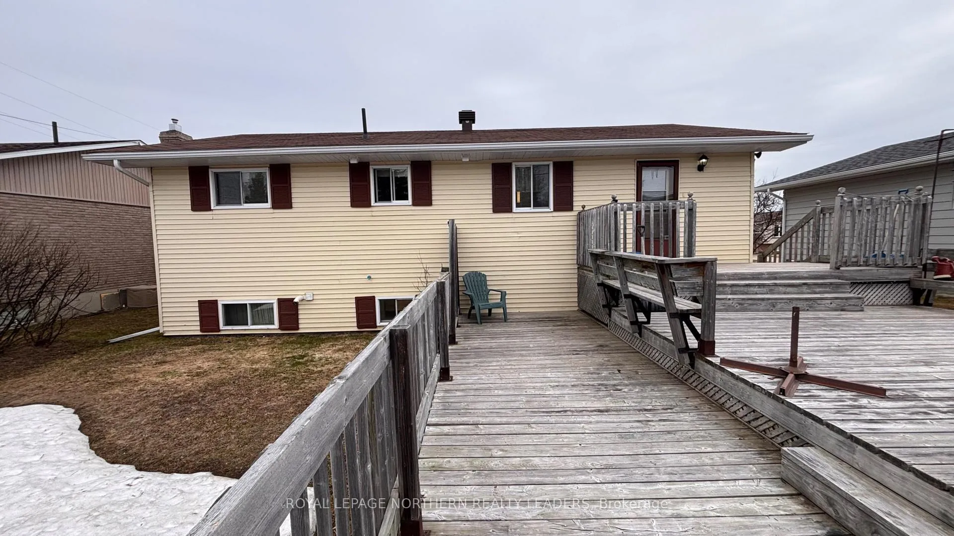Photo 6 of 33 Eighteenth Avenue, Cochrane — HOMEH