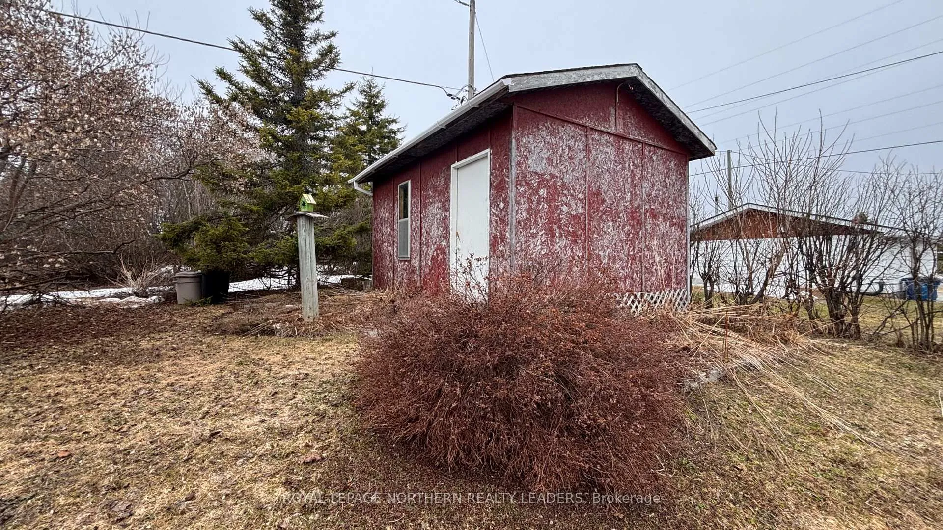 Photo 7 of 33 Eighteenth Avenue, Cochrane — HOMEH