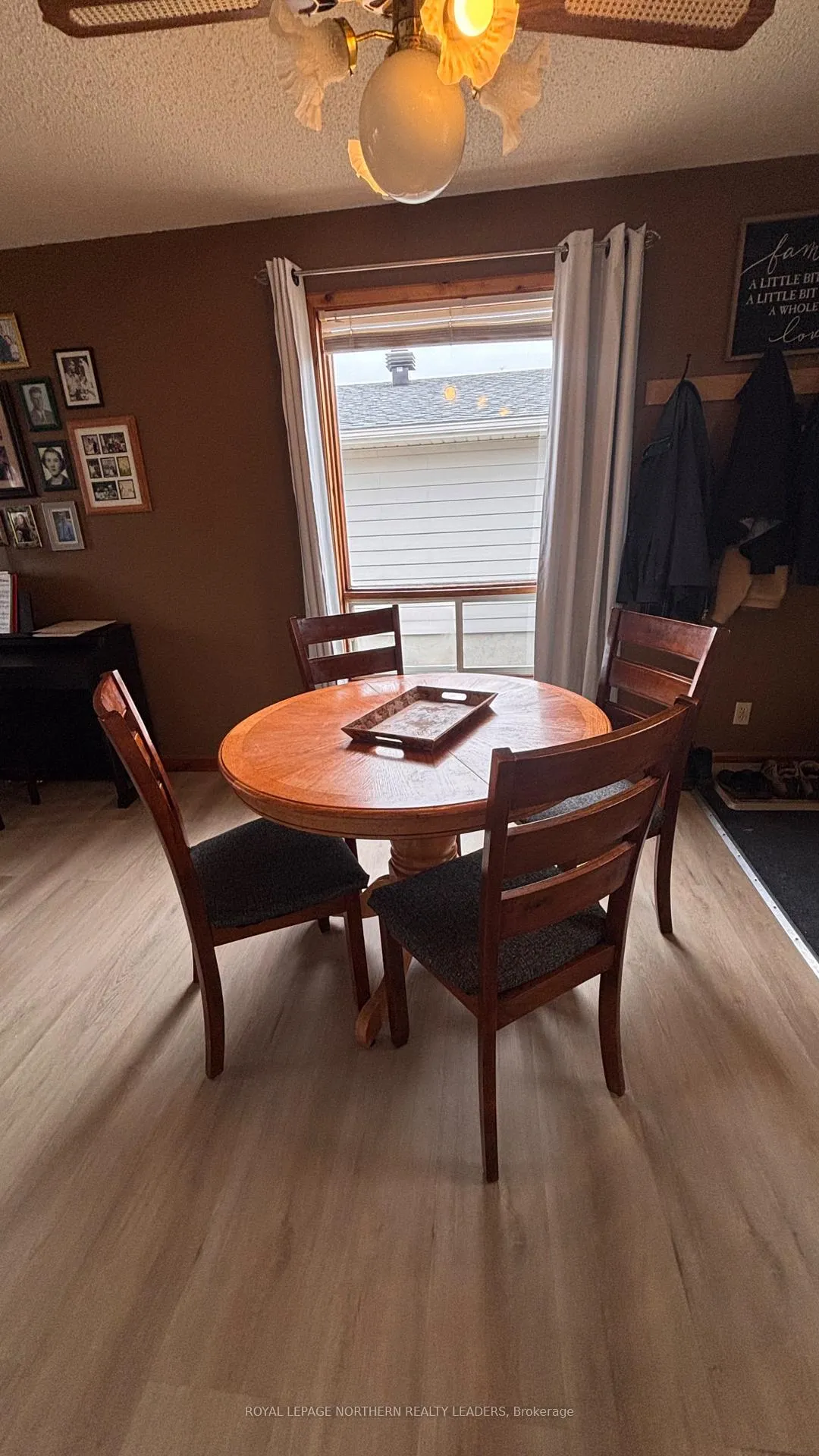 Photo 9 of 33 Eighteenth Avenue, Cochrane — HOMEH