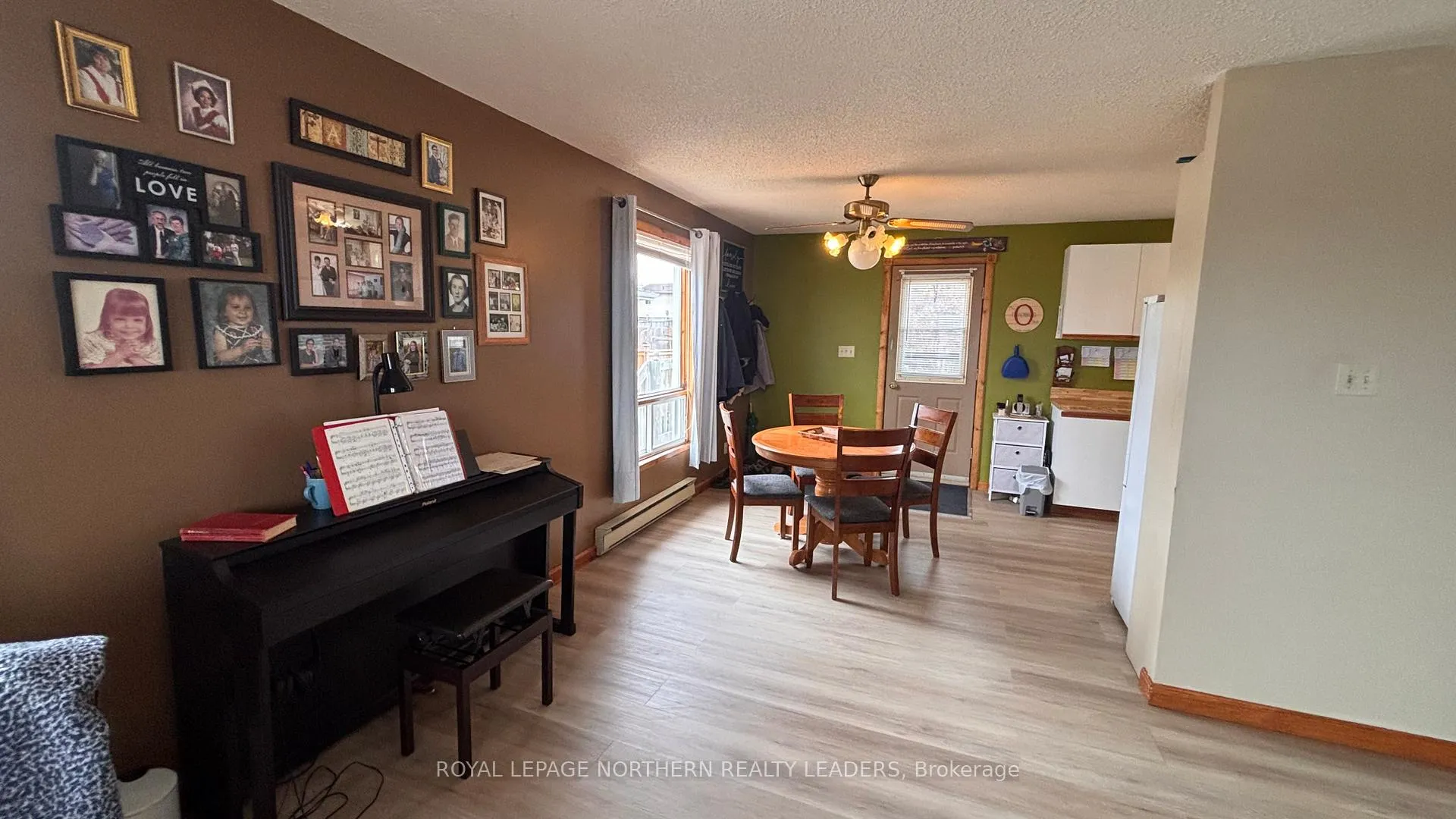 Photo 11 of 33 Eighteenth Avenue, Cochrane — HOMEH