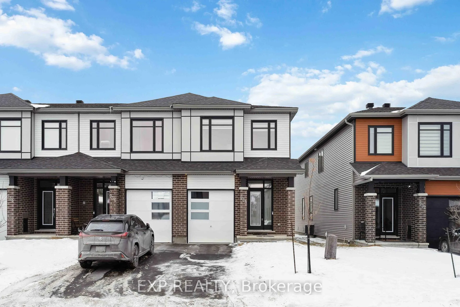 Photo 2 of 934 Clarkia Street, Ottawa, Blossom Park/Kemp Park/Findlay Creek — HOMEH