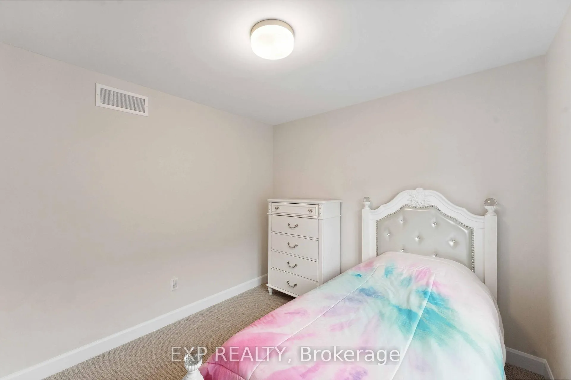 Photo 8 of 934 Clarkia Street, Ottawa, Blossom Park/Kemp Park/Findlay Creek — HOMEH