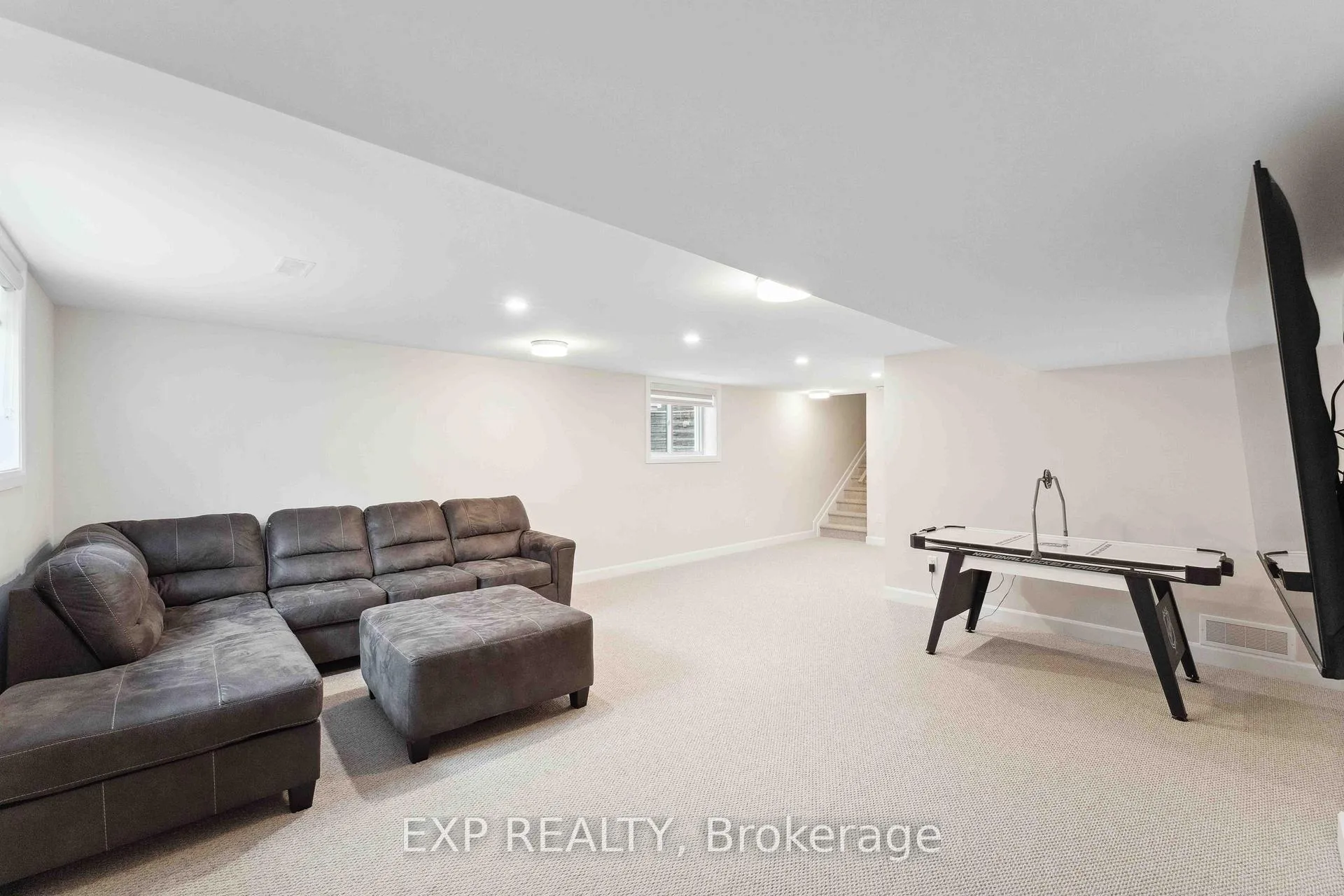 Photo 36 of 934 Clarkia Street, Ottawa, Blossom Park/Kemp Park/Findlay Creek — HOMEH