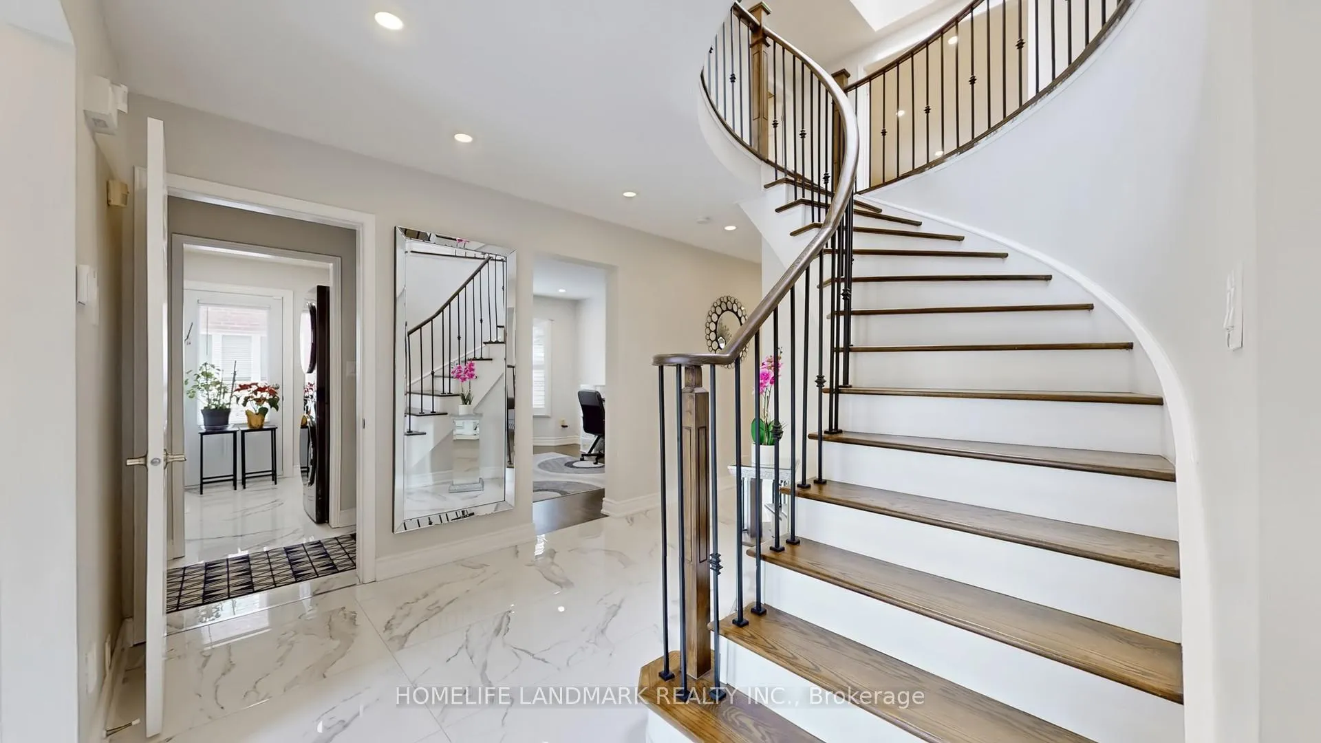 Photo 7 of 61 Farrow Crescent, Ajax, South West — HOMEH