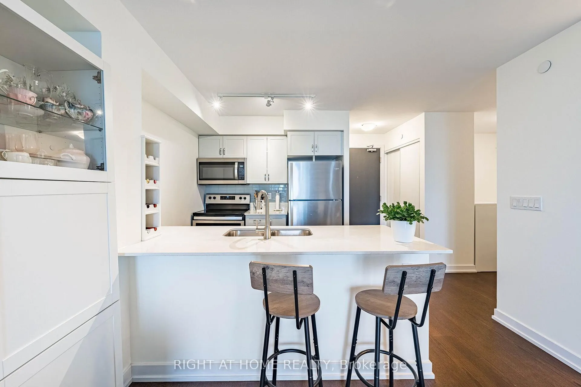 Photo 13 of Unit 512, 8 Trent Avenue, Toronto, East End-Danforth — HOMEH
