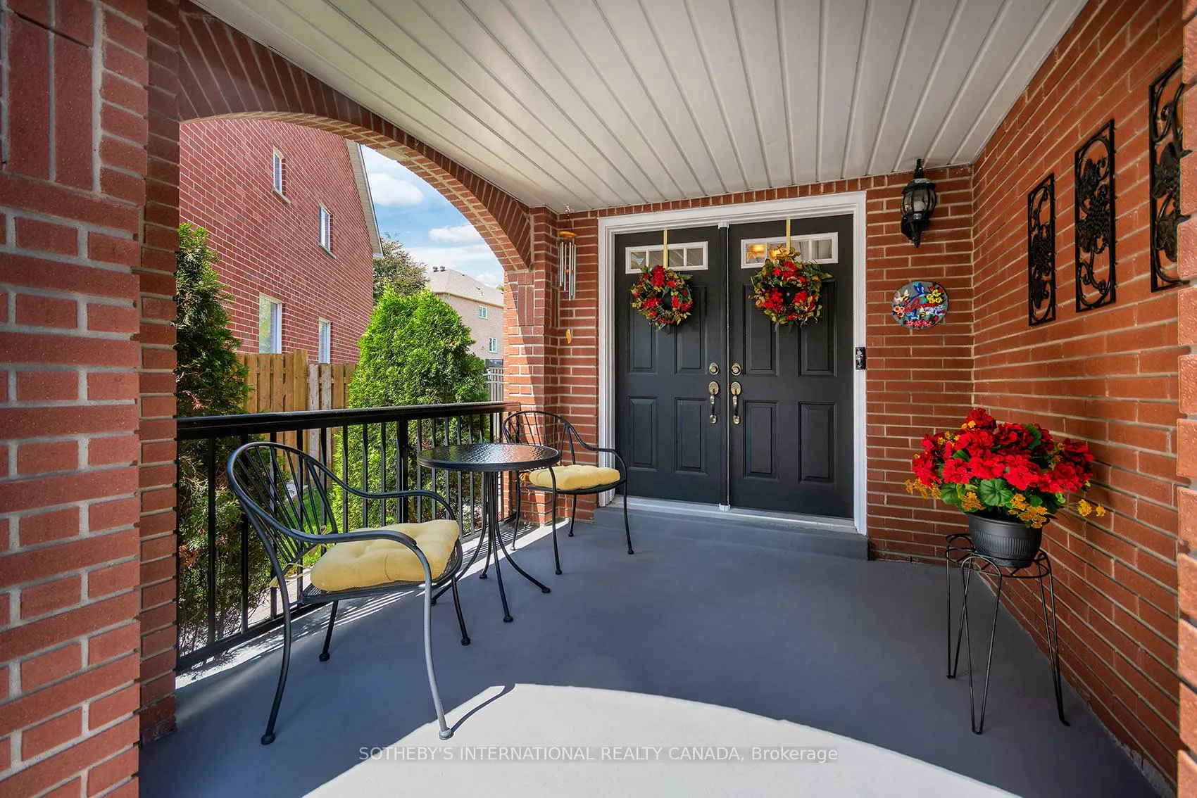 Photo 2 of 52 Monteith Crescent, Vaughan, Maple — HOMEH