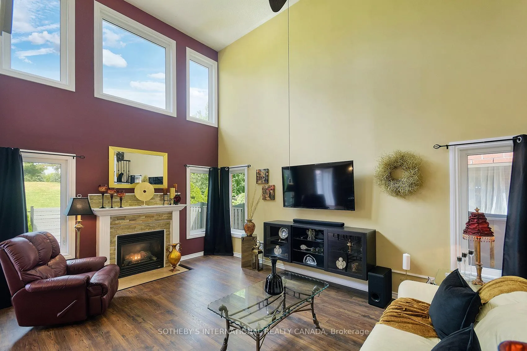Photo 5 of 52 Monteith Crescent, Vaughan, Maple — HOMEH