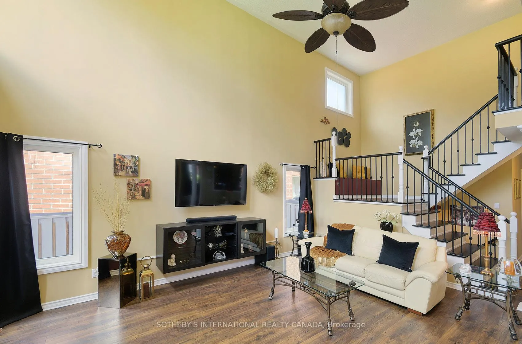 Photo 8 of 52 Monteith Crescent, Vaughan, Maple — HOMEH