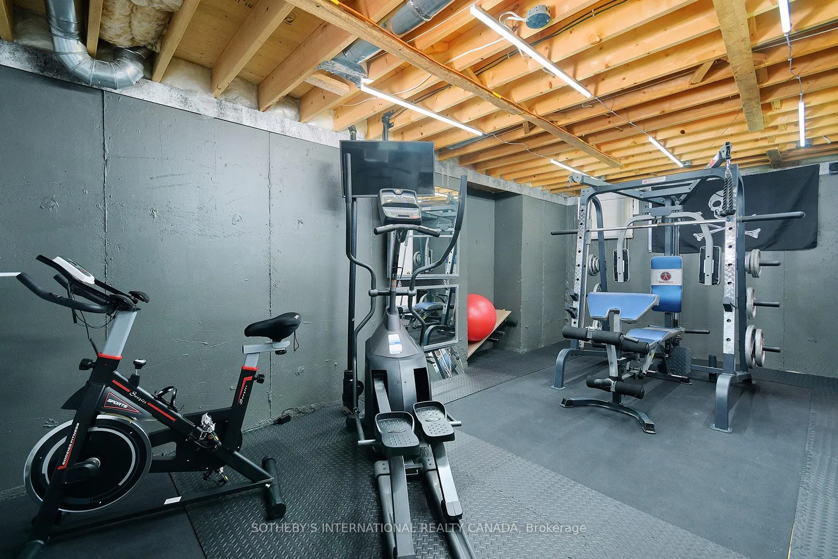 Photo 41 of 52 Monteith Crescent, Vaughan, Maple — HOMEH