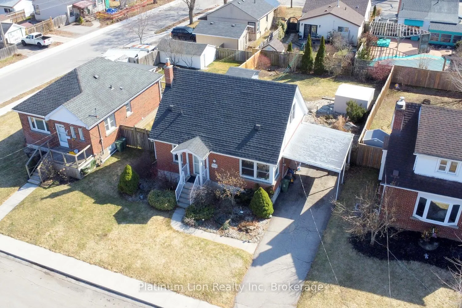 Photo 5 of 7 Cairns Avenue, Hamilton, Dundas — HOMEH