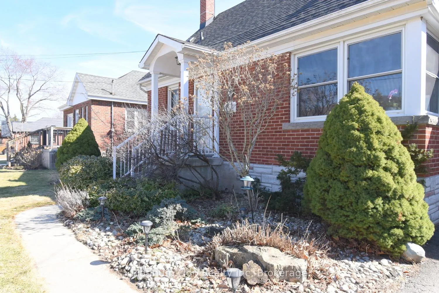 Photo 6 of 7 Cairns Avenue, Hamilton, Dundas — HOMEH