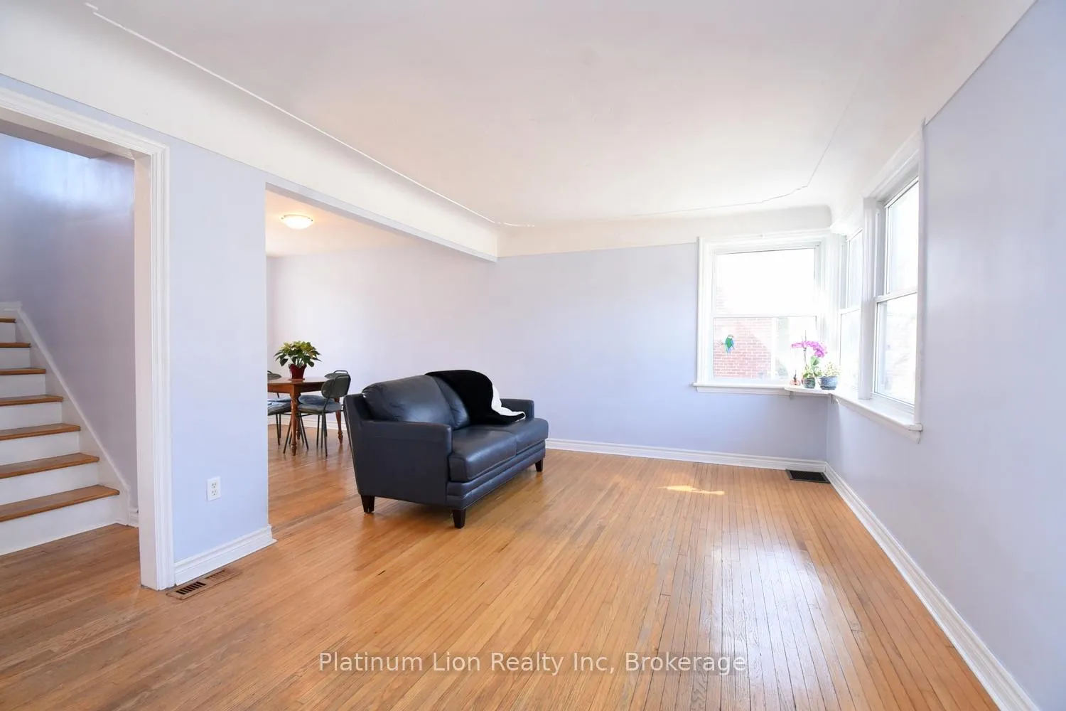 Photo 10 of 7 Cairns Avenue, Hamilton, Dundas — HOMEH