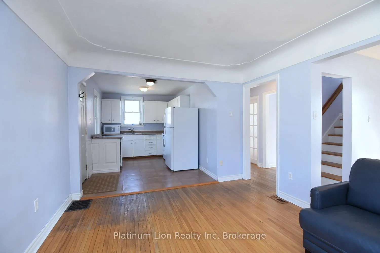 Photo 11 of 7 Cairns Avenue, Hamilton, Dundas — HOMEH