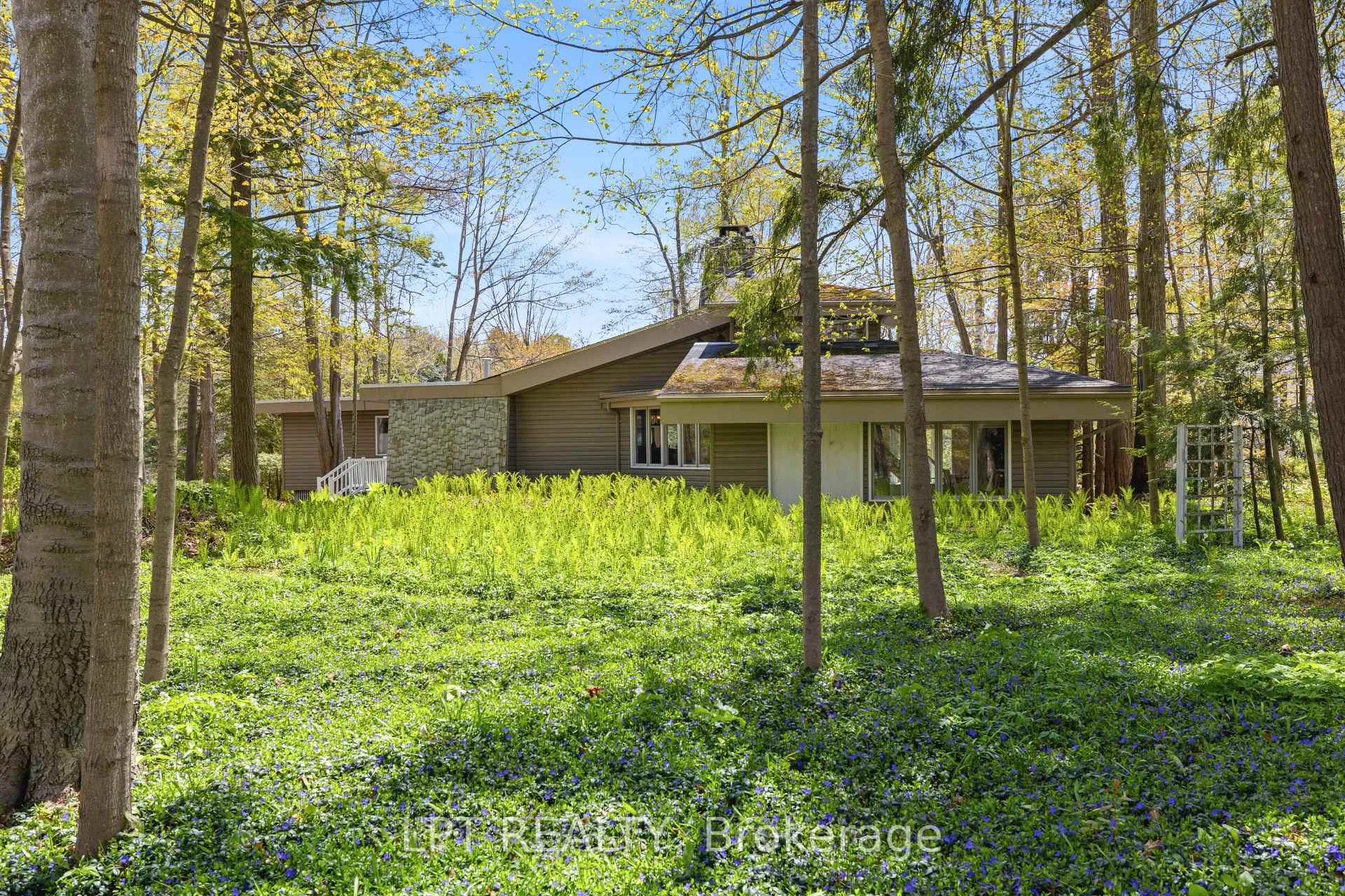 Photo 2 of 125 Sibbald Crescent, Georgina, Sutton & Jackson's Point — HOMEH