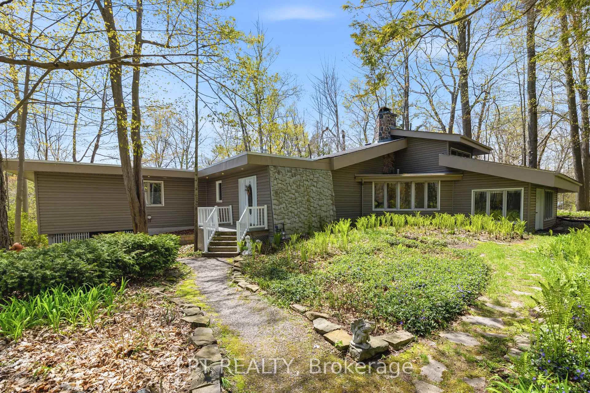 Photo 3 of 125 Sibbald Crescent, Georgina, Sutton & Jackson's Point — HOMEH