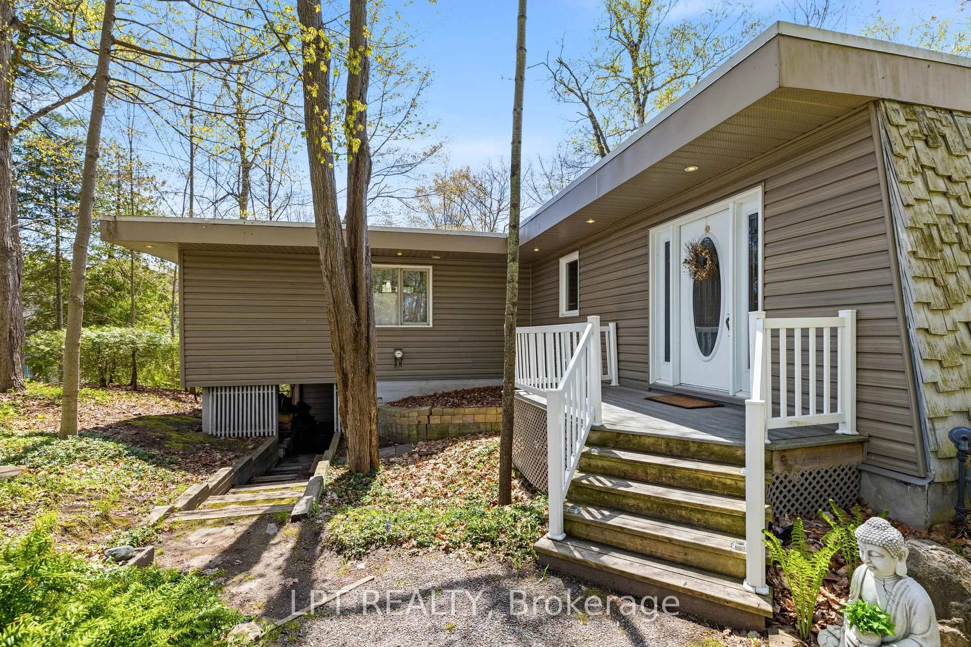Photo 4 of 125 Sibbald Crescent, Georgina, Sutton & Jackson's Point — HOMEH