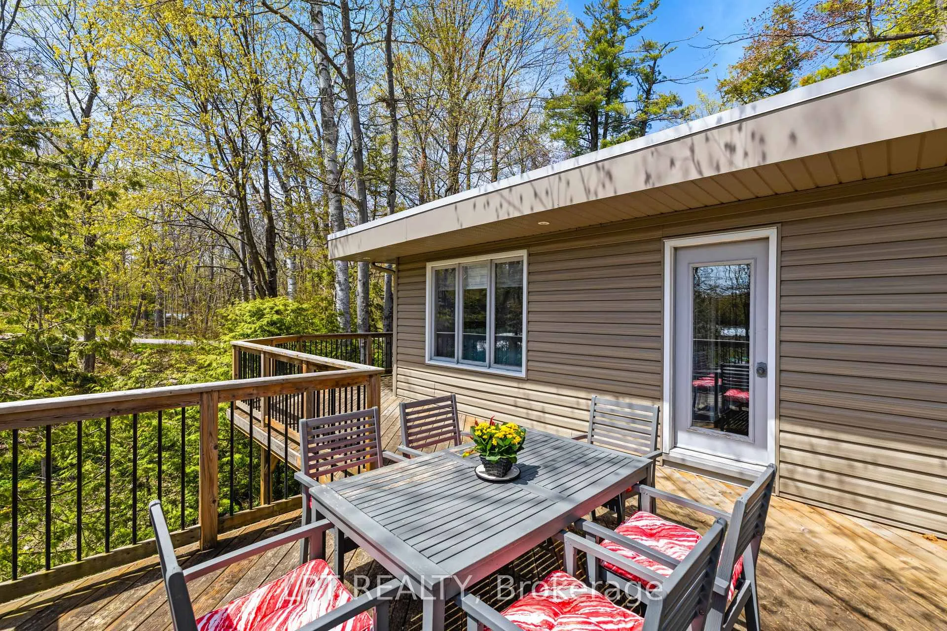 Photo 11 of 125 Sibbald Crescent, Georgina, Sutton & Jackson's Point — HOMEH