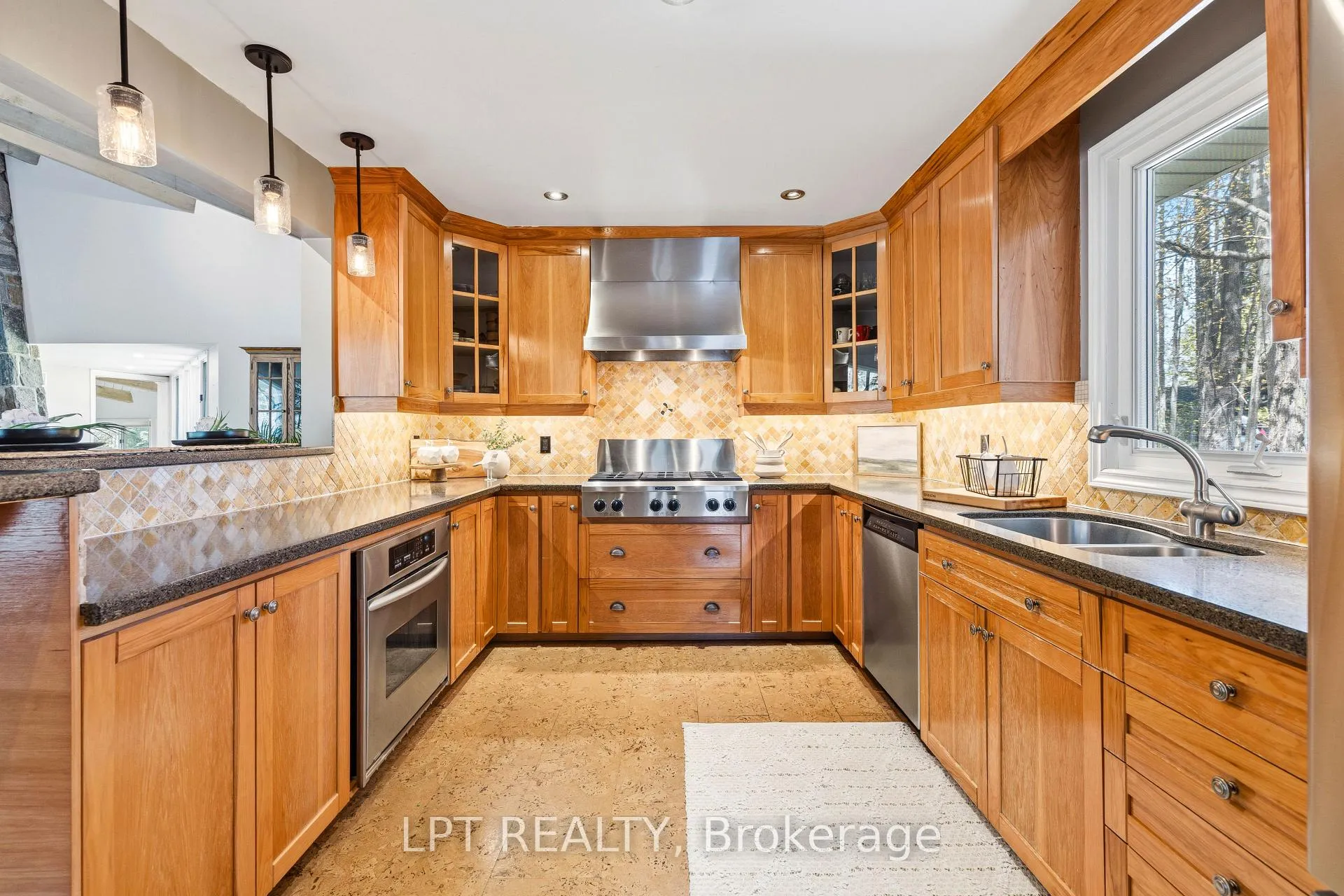 Photo 19 of 125 Sibbald Crescent, Georgina, Sutton & Jackson's Point — HOMEH