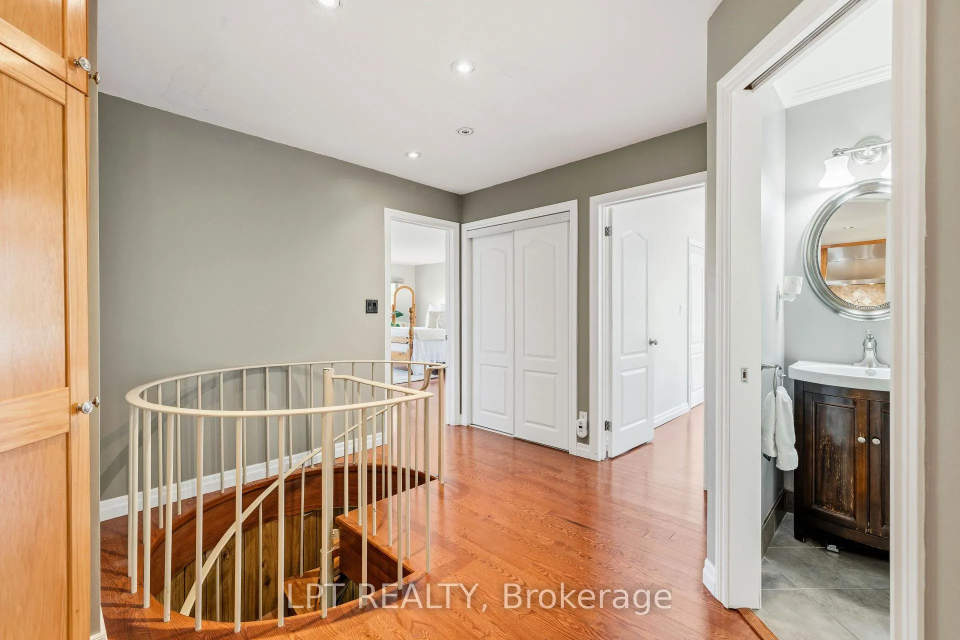 Photo 20 of 125 Sibbald Crescent, Georgina, Sutton & Jackson's Point — HOMEH