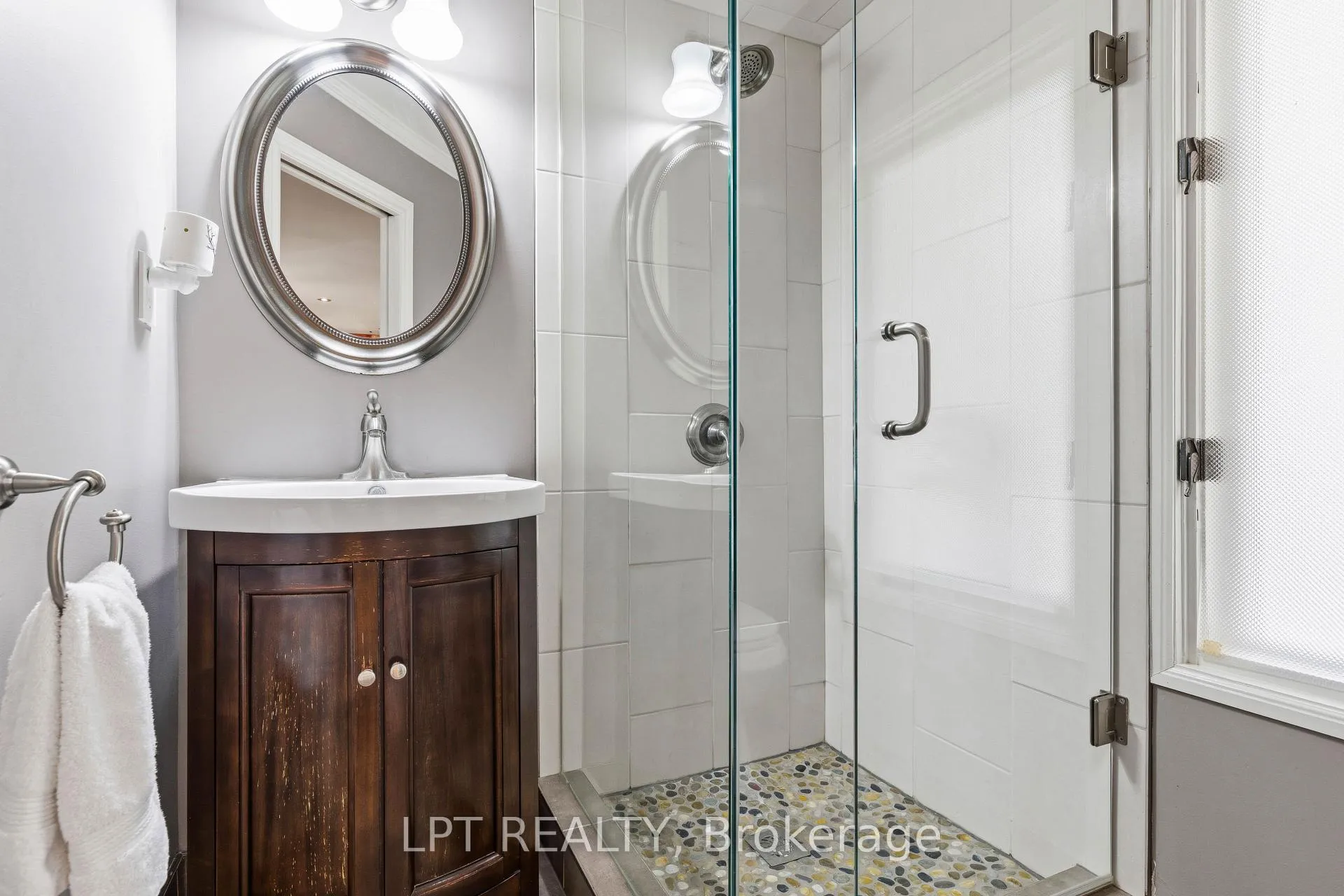 Photo 21 of 125 Sibbald Crescent, Georgina, Sutton & Jackson's Point — HOMEH
